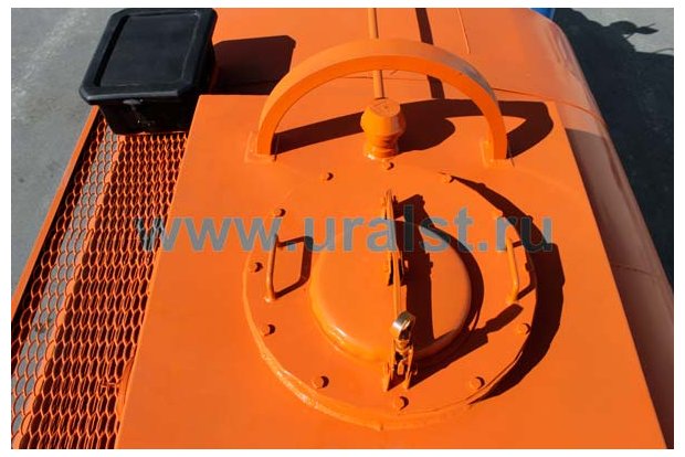 Заливная горловина цистерны