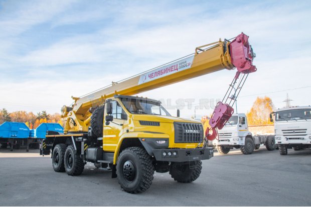 Автокран Челябинец КС 45734 на базе шасси Урал NEXT 5557-74