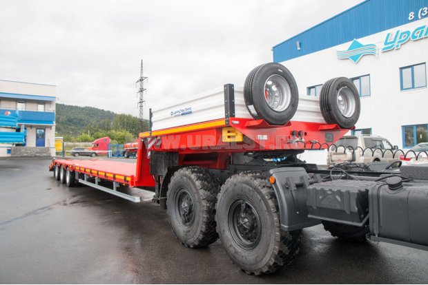 Полуприцеп-тяжеловоз (трал) 943000-123АУК-2К