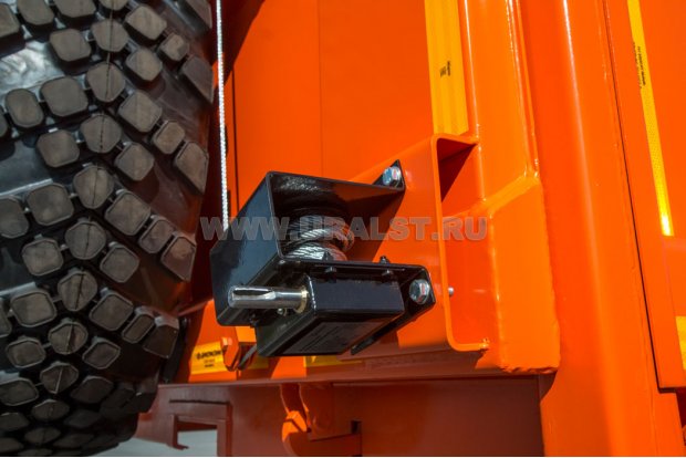 Лебедка запасного колеса