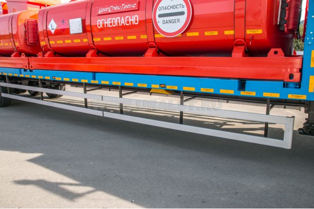 Боковая защита