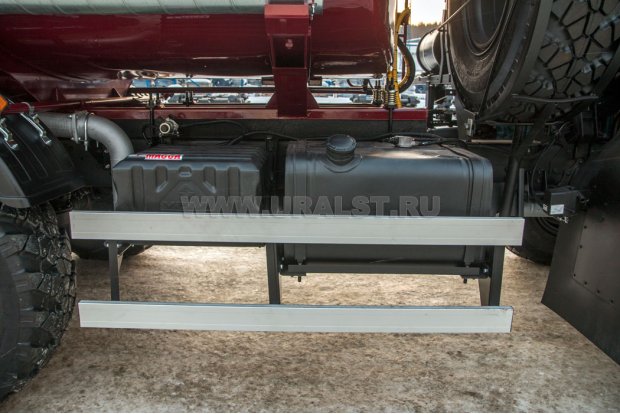 Боковая защита. Топливный бак