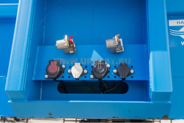 Разъемы пневматичиеской системы и электрической сети