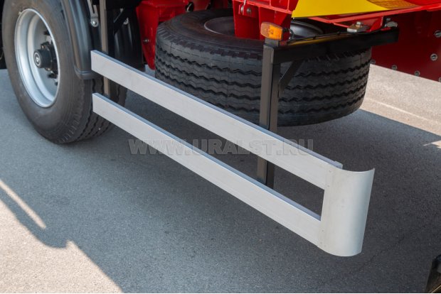 Боковая защита, запасное колесо