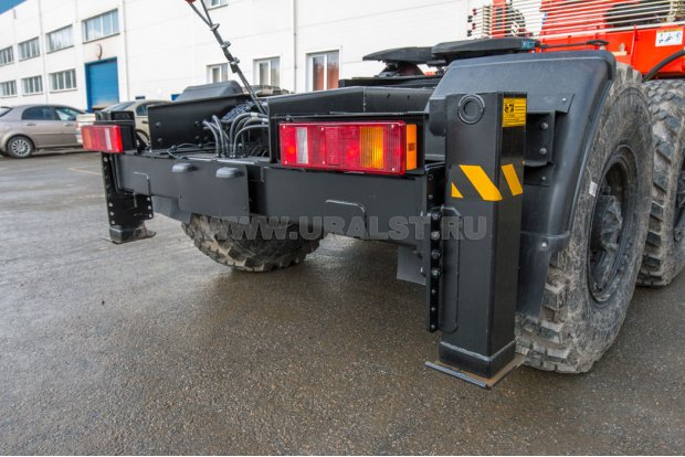 Дополнительные опоры на заднем свесе