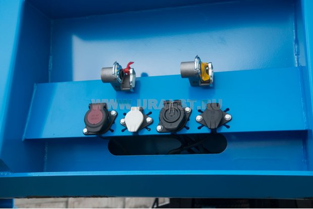 Разъемы пневматичиеской системы и электрической сети