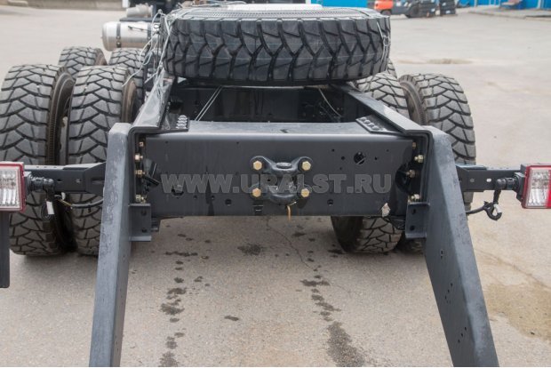 Буксировочное устройство