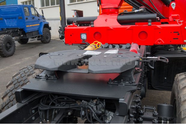 Седельно сцепное устройство