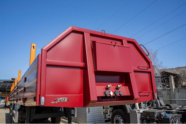 Усиленный передний борт со ступенями