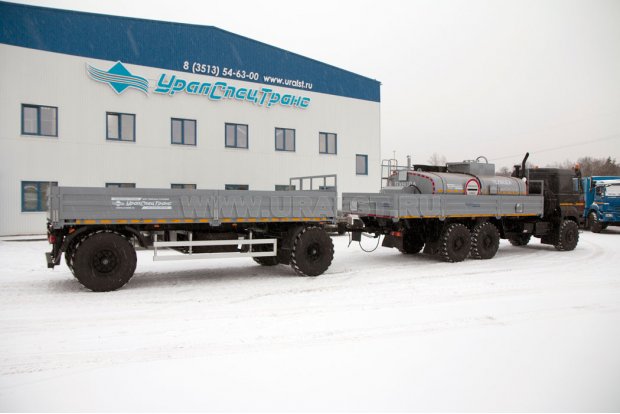 Бортовой контейнеровоз Урал М 4320-4971-82М