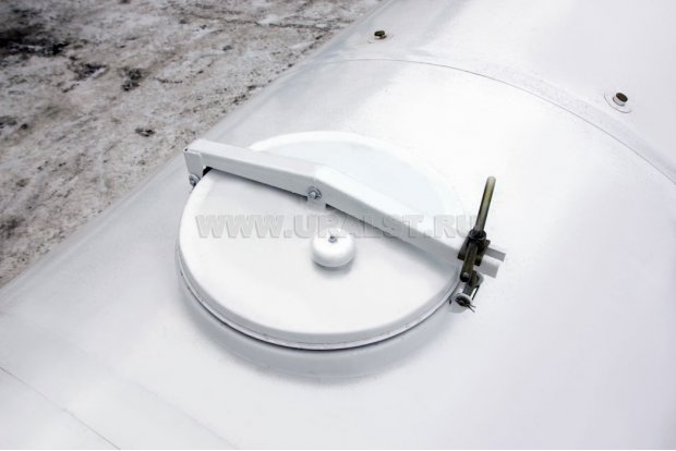 Заливная горловина емкости