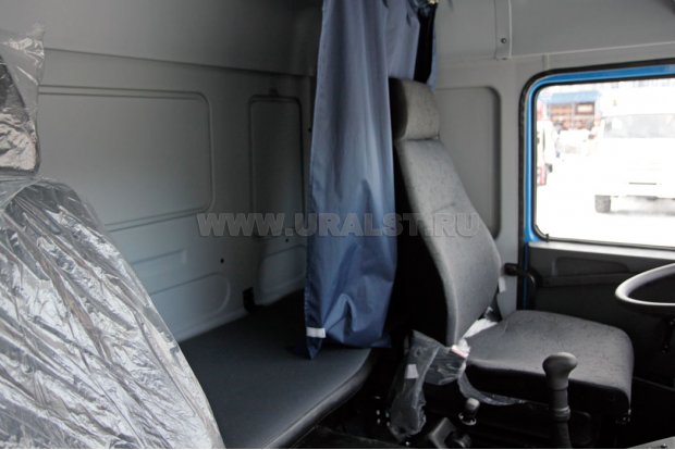 Спальное место в кабине водителя