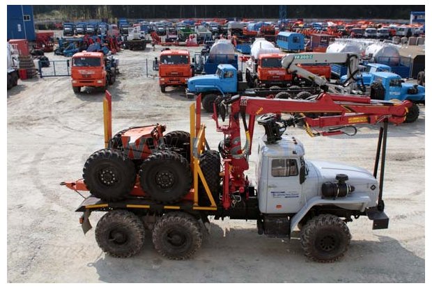 Лесовоз с гидроманипулятором