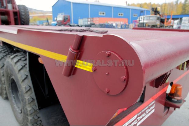 Поворотно-опорная труба для движения груза на загрузке и разгрузке