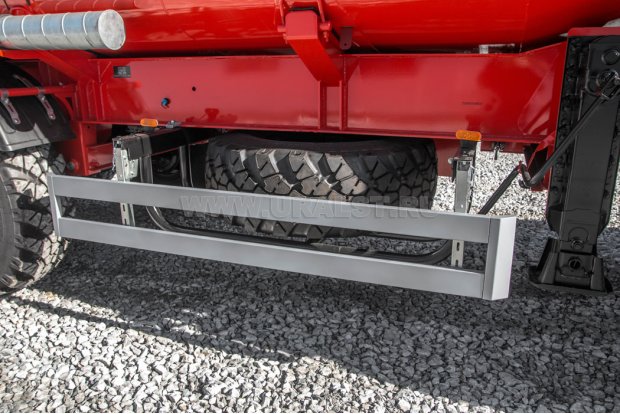 Боковая защита