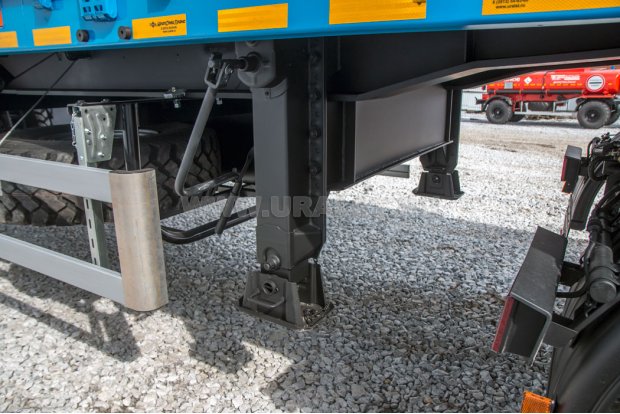 Опорное устройство полуприцепа