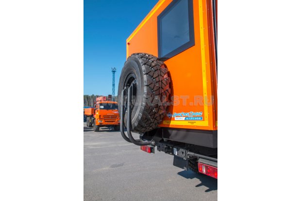 Держатель запасного колеса