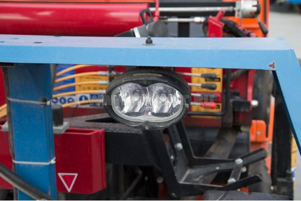 Фара-прожектор