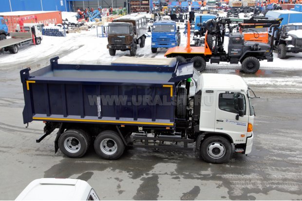 Автомобиль-самосвал HINO-500