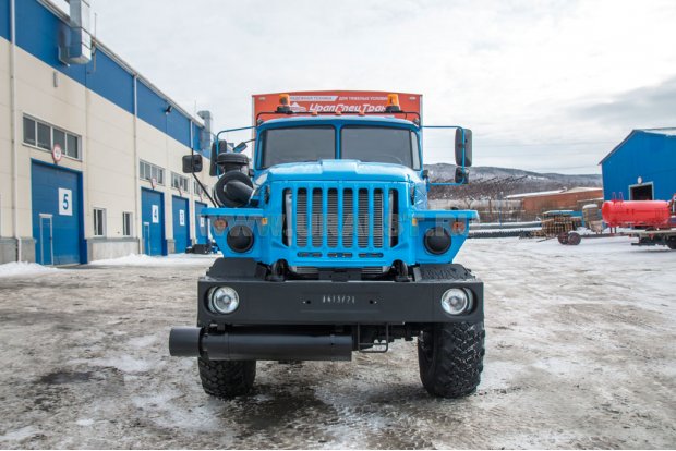 Автомобиль для перевозки взрывчатых веществ