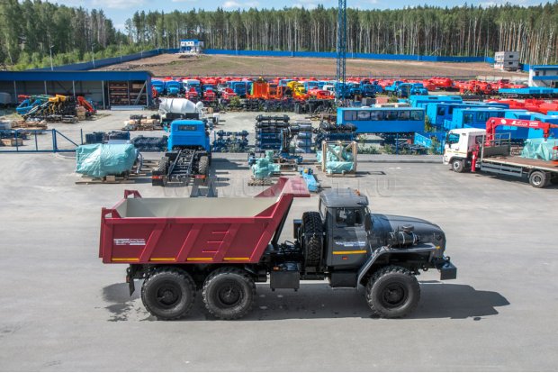 Cамосвал Урал с задним бортом