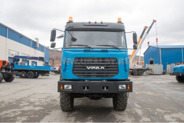 Седельный тягач УСТ 5453 Урал 44202-3511-82Е5 ЛВЖ