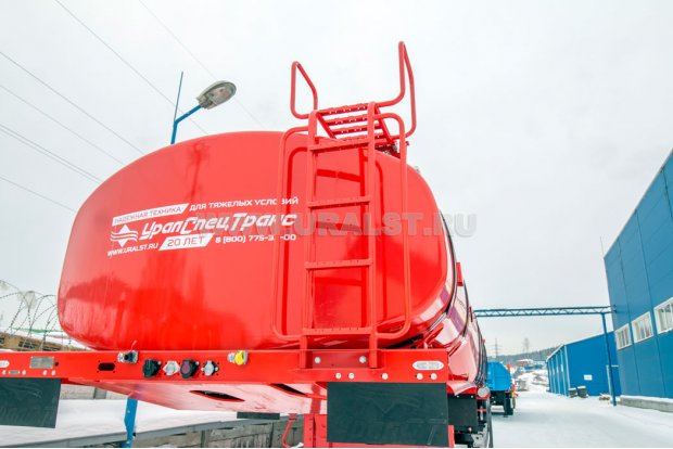 Лестница на площадку обслуживания цистерны