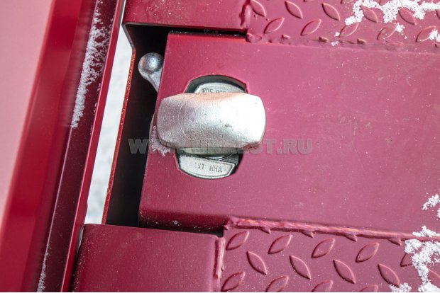 Фитинги для фиксации перевозимых контейнеров