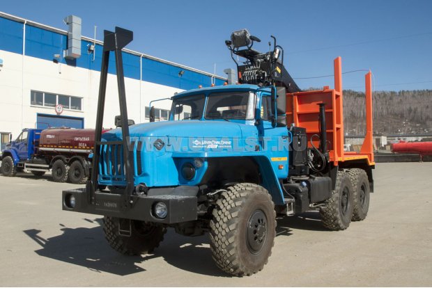 Лесовозный тягач Урал-М с ГМ VM10L