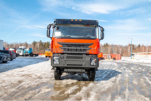 Тягач АМТ N.V. 632910 (6х6) шины 315/80R22.5