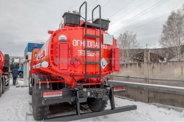 Лестница на площадку обслуживания цистерны