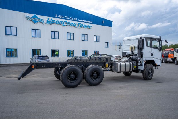 Шасси SHACMAN SX32586V385 6х6, база 4575мм шины 14R20