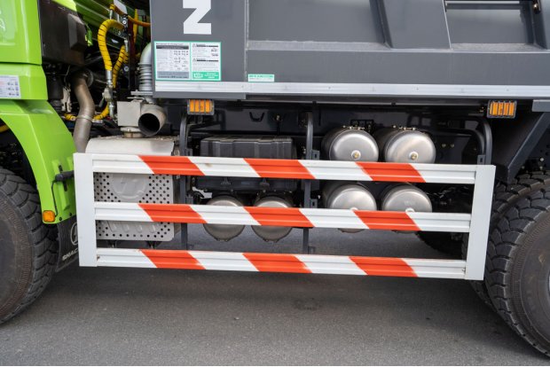 Боковая защита