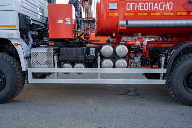 Боковая защита