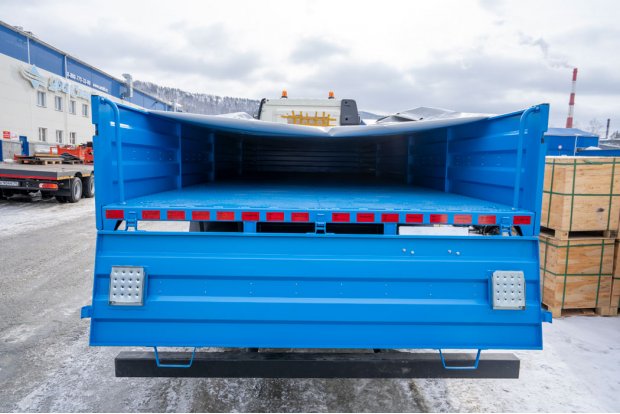 Бортовая платформа с пологом