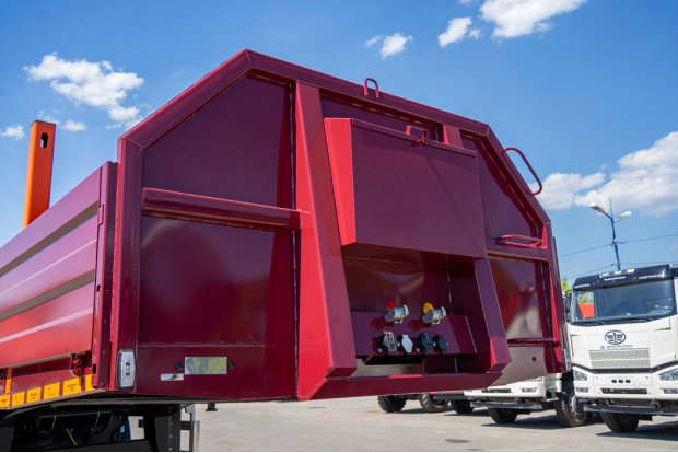 Усиленный передний борт со ступенями