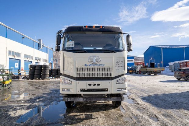  Лесовоз УСТ 5453 с КМУ VPL100-76L FAW CA3250 6х6 КБ 3675 