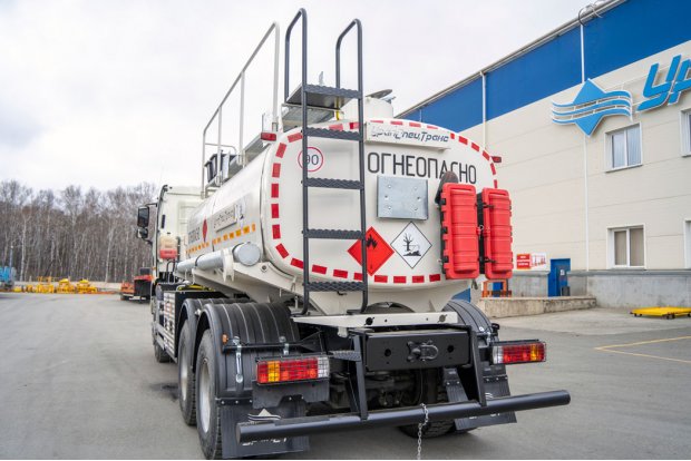 Лестница на площадку обслуживания