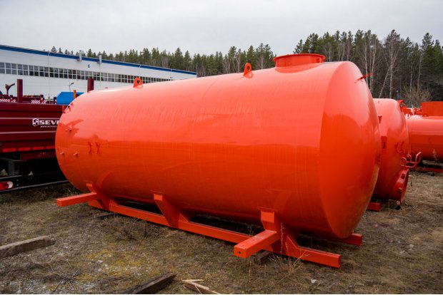 Цистерна с надрамником АКН (МВ) 10Т