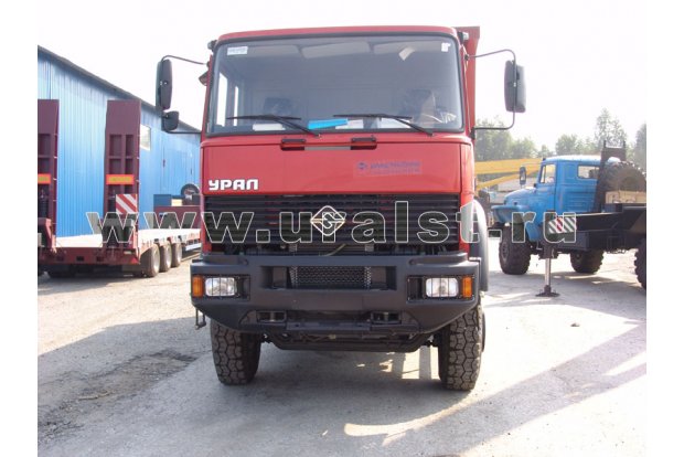 Самосвал Урал