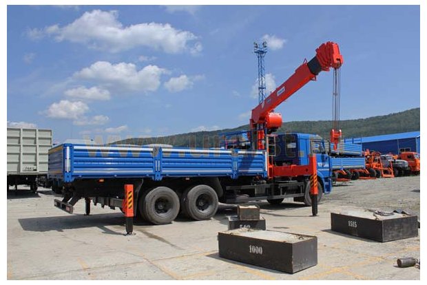 Бортовой Камаз с КМУ Kanglim KS-2056