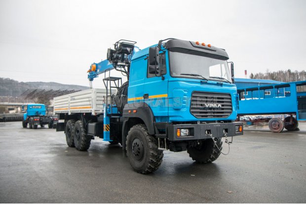 Автомобиль бортовой Урал 4320-80М с КМУ DongYang SS1926