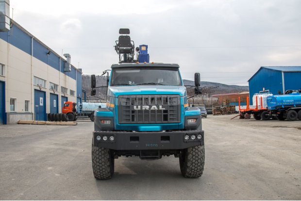 Автомобиль бортовой Урал-4320-NEXT с КМУ DongYang SS1926