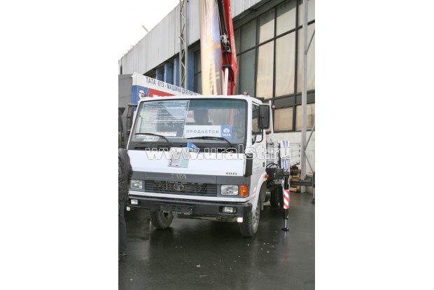 Бортовой автомобиль с КМУ на шасси а/м TATA