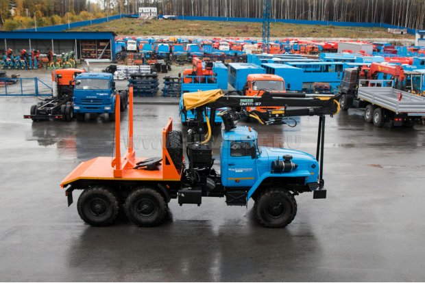 Автомобиль-трансформер лесовоз УСТ-5453 Урал 55571-72М с ГМ ОМТЛ-97