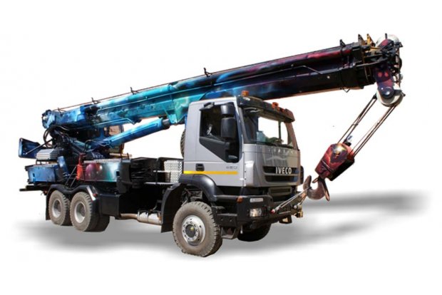 Автокран Челябинец КС-65717-34 на шасси IVECO Trakker