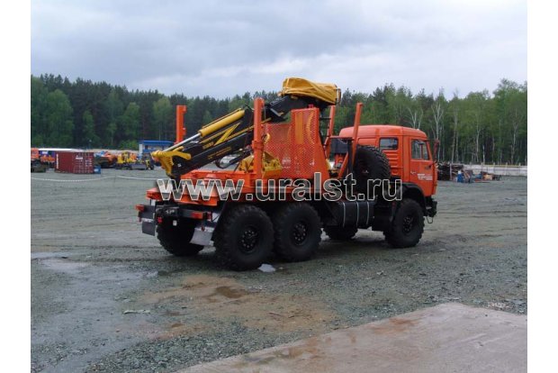 Лесовоз с манипулятором