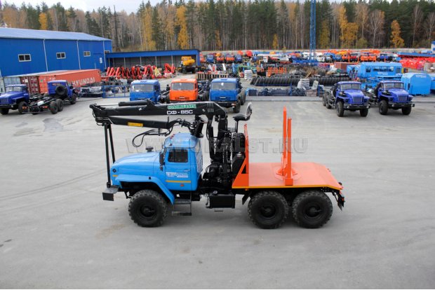 Автомобиль-тягач хлыстотвоз