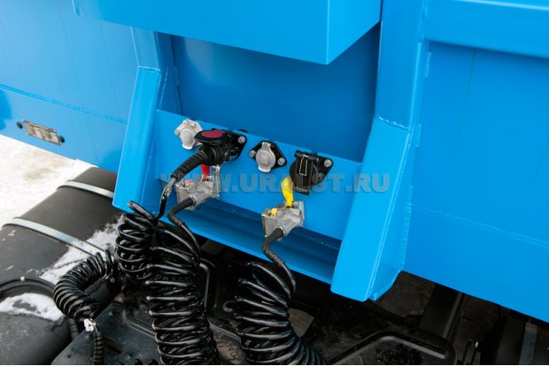 Разъемы пневматичиеской системы и электрической сети