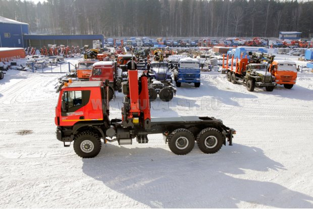 Тягач IVECO-AMT с КМУ Palfinger PK-40002D